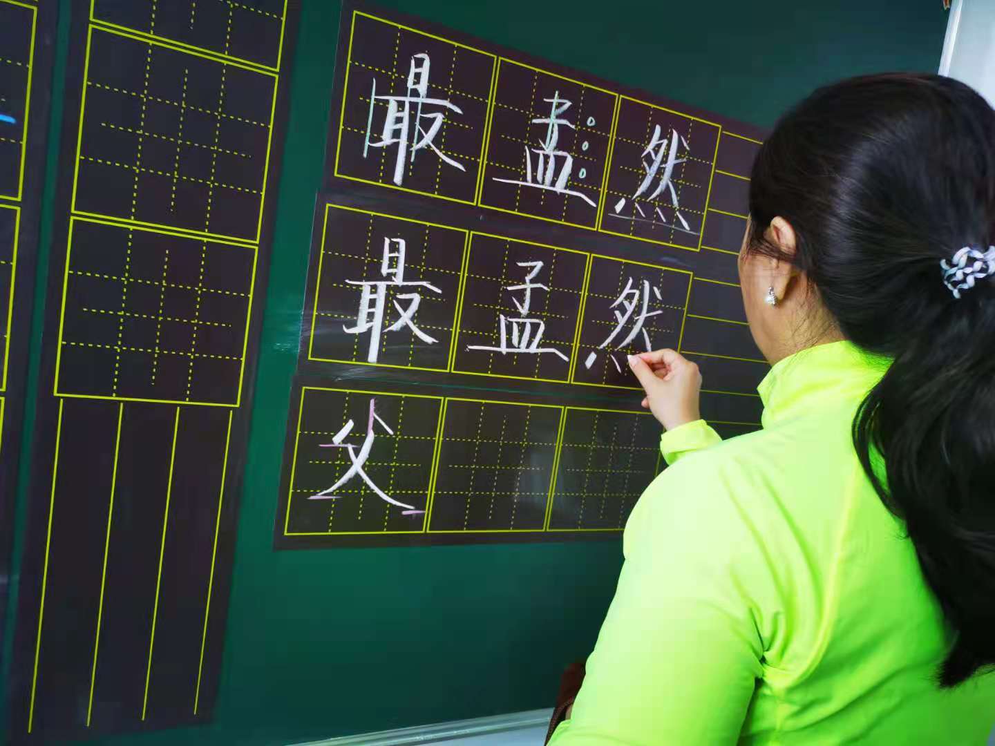 少兒書法加盟沒(méi)有經(jīng)驗(yàn)怎么辦？選擇鋒格練字就對(duì)了