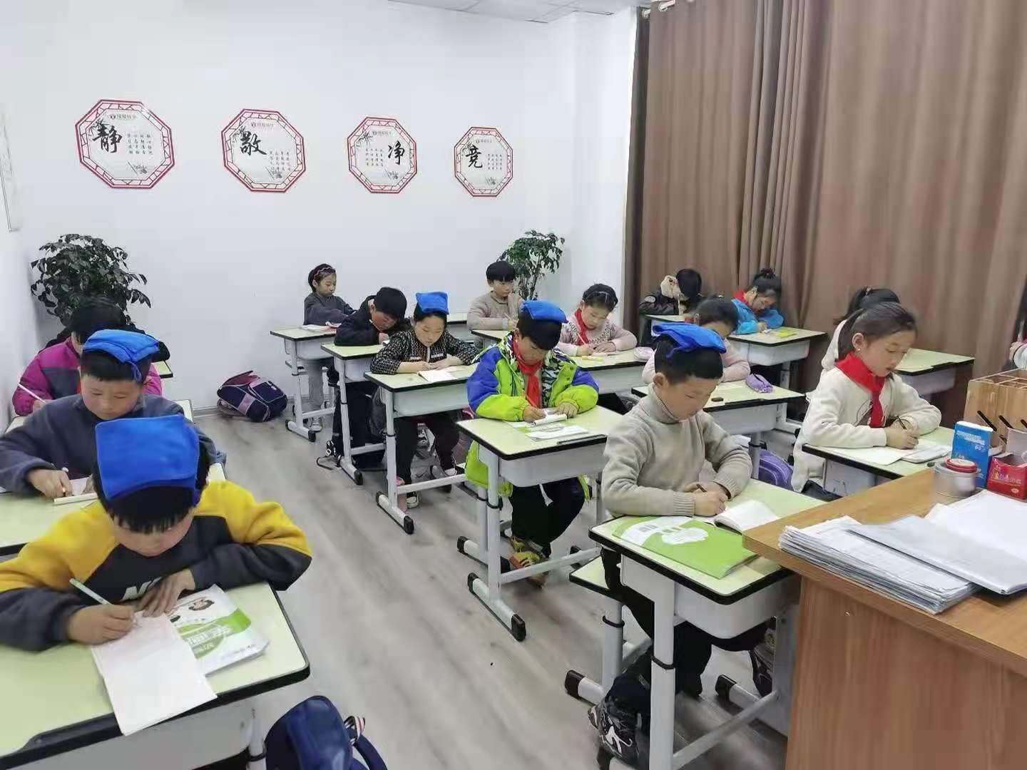 孩子的字寫得非常的差，我們應(yīng)該怎樣幫助孩子